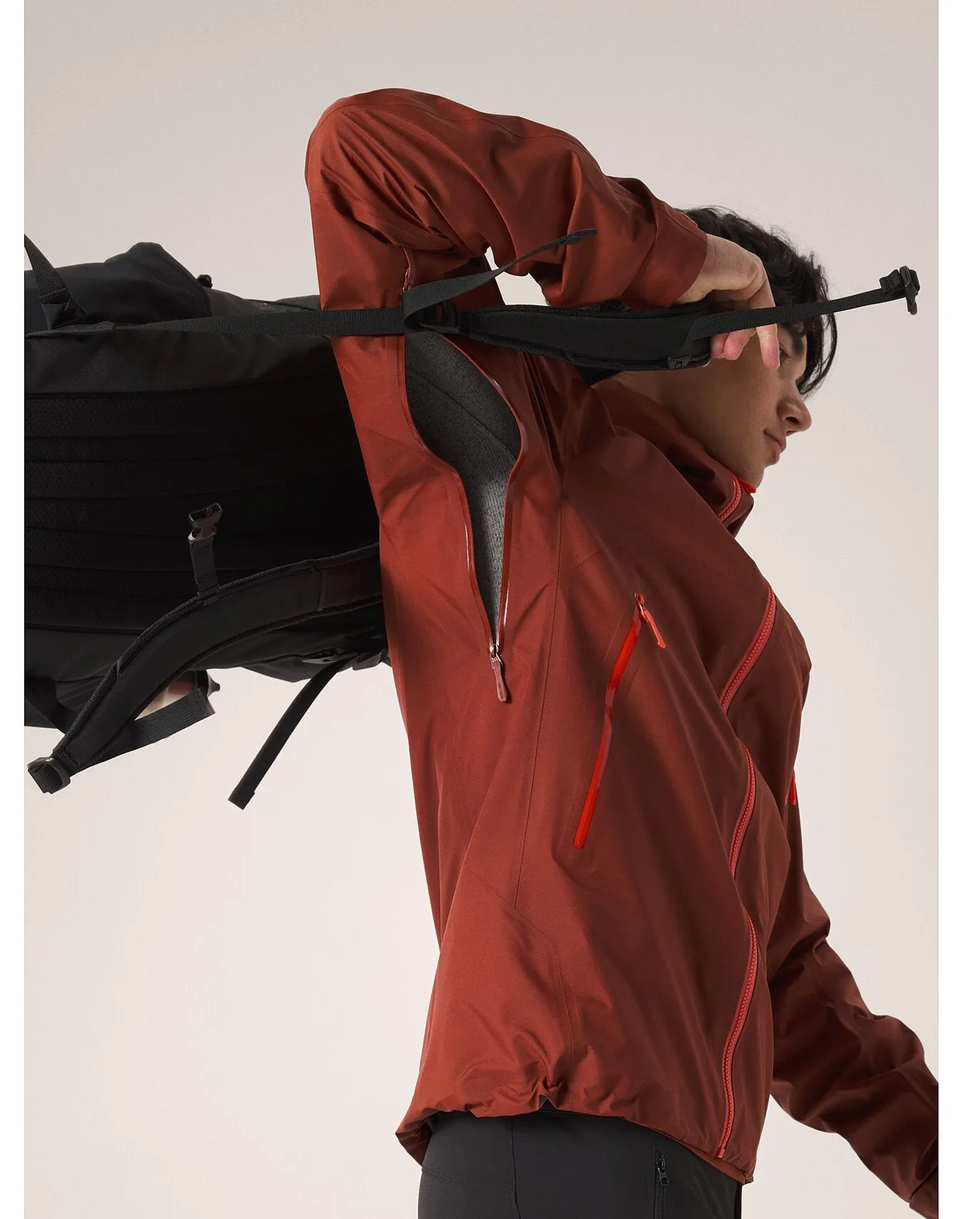 Men's Beta SL Jacket (Past Season)
