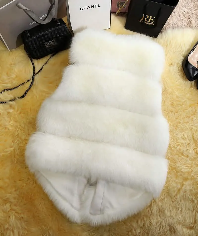 Stylish Sleeveless Faux Fur Winter Vest for Women – Essential 2022 Fashion Piece
