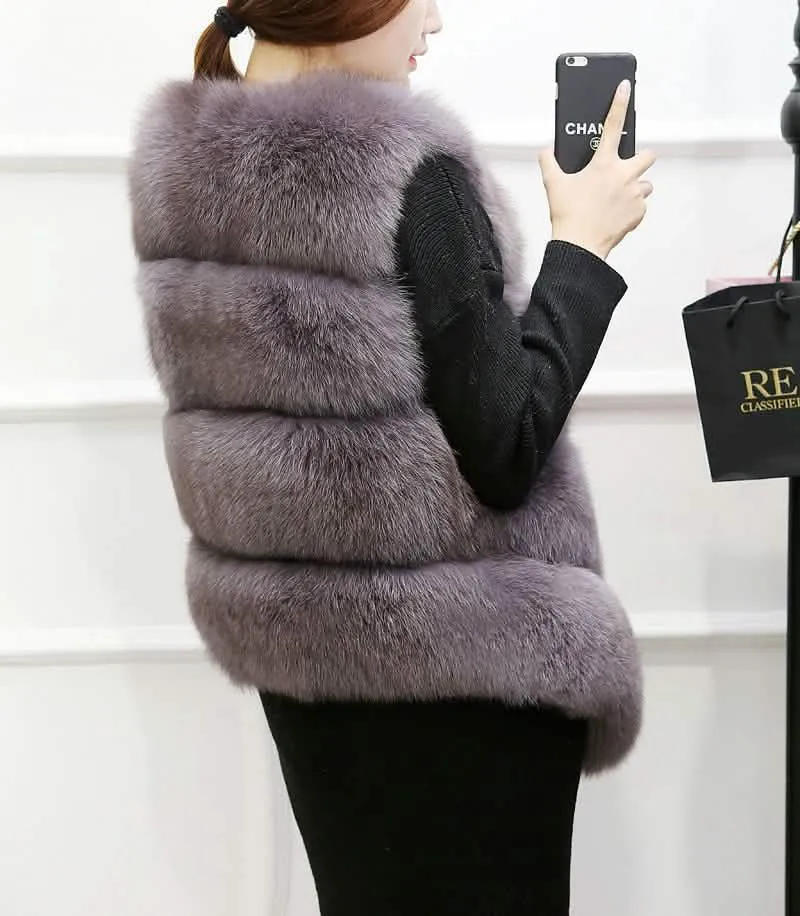 Stylish Sleeveless Faux Fur Winter Vest for Women – Essential 2022 Fashion Piece