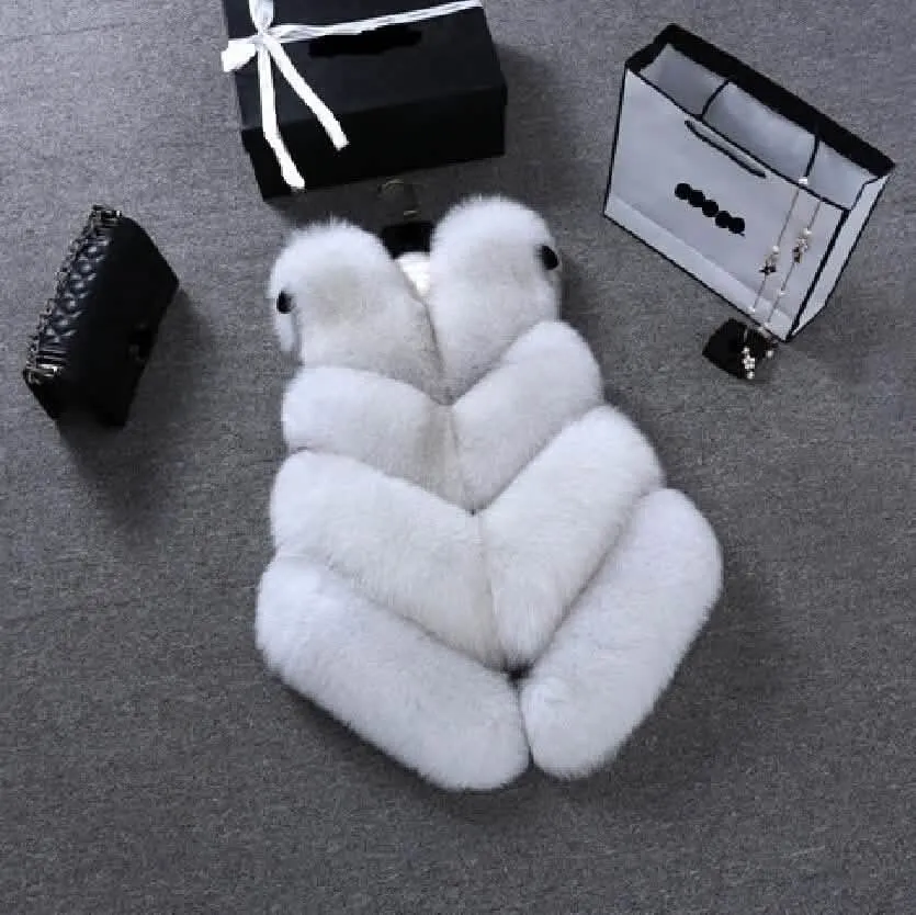 Stylish Sleeveless Faux Fur Winter Vest for Women – Essential 2022 Fashion Piece
