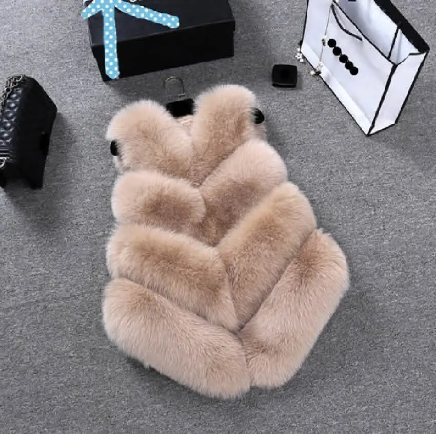 Stylish Sleeveless Faux Fur Winter Vest for Women – Essential 2022 Fashion Piece