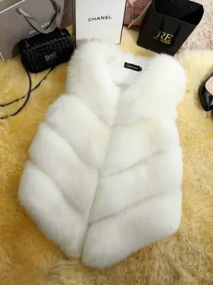 Stylish Sleeveless Faux Fur Winter Vest for Women – Essential 2022 Fashion Piece