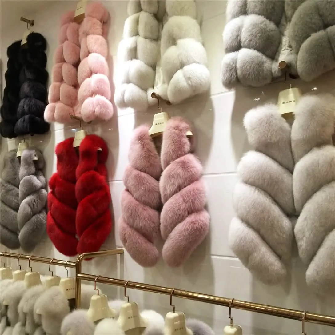 Stylish Sleeveless Faux Fur Winter Vest for Women – Essential 2022 Fashion Piece